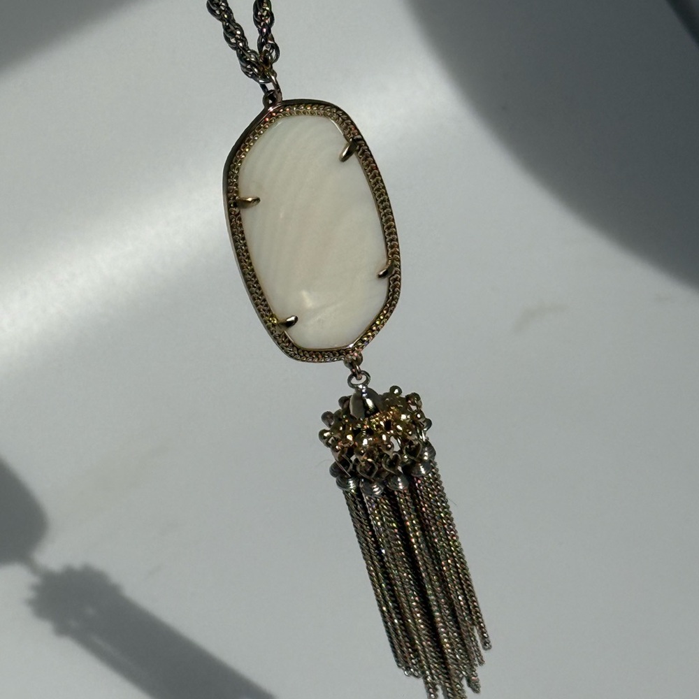 Kendra Scott White Pendant Necklace and Earring Set in Gold - Picture 5 of 8